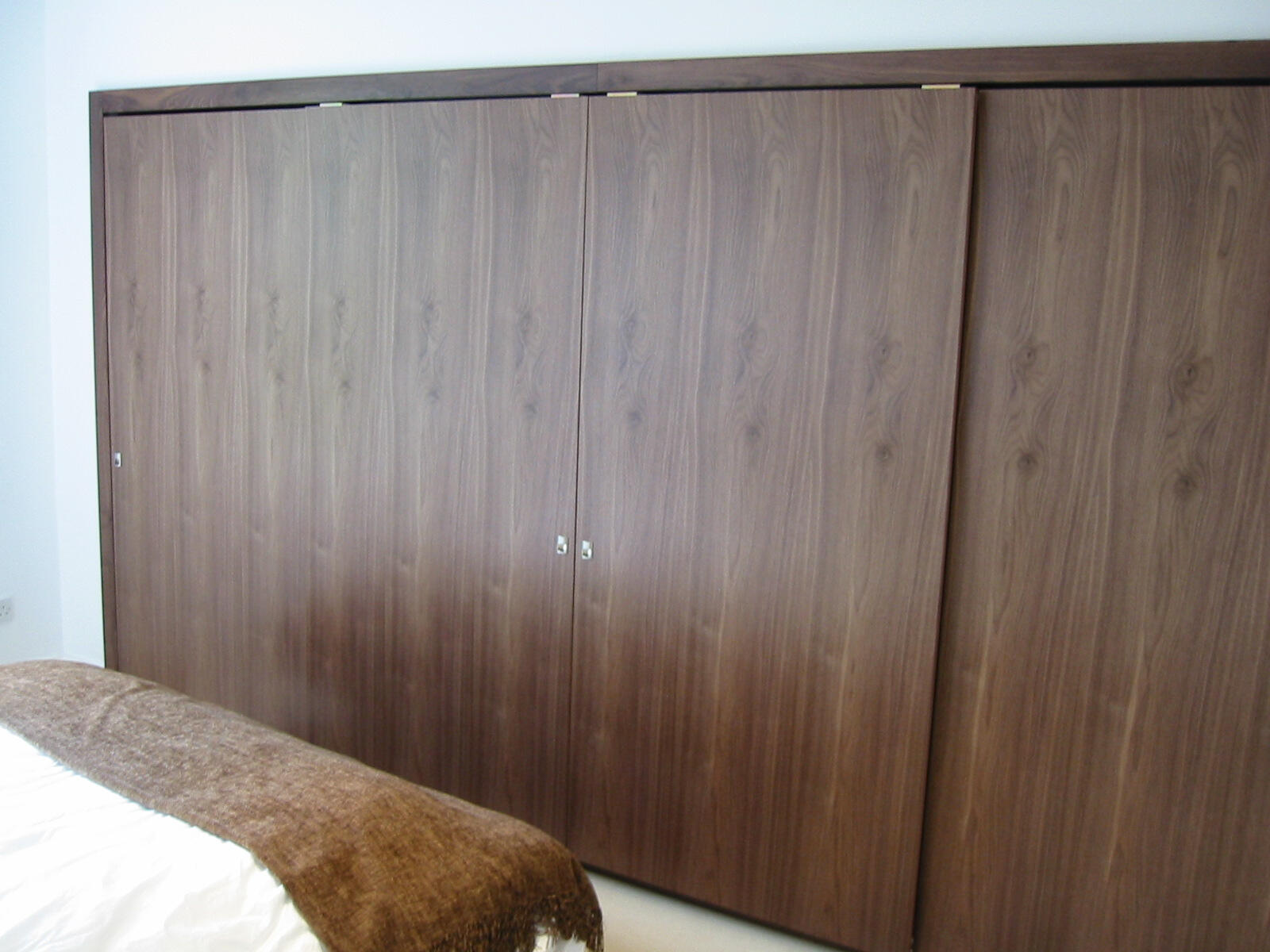 Wardobe doors in walnut